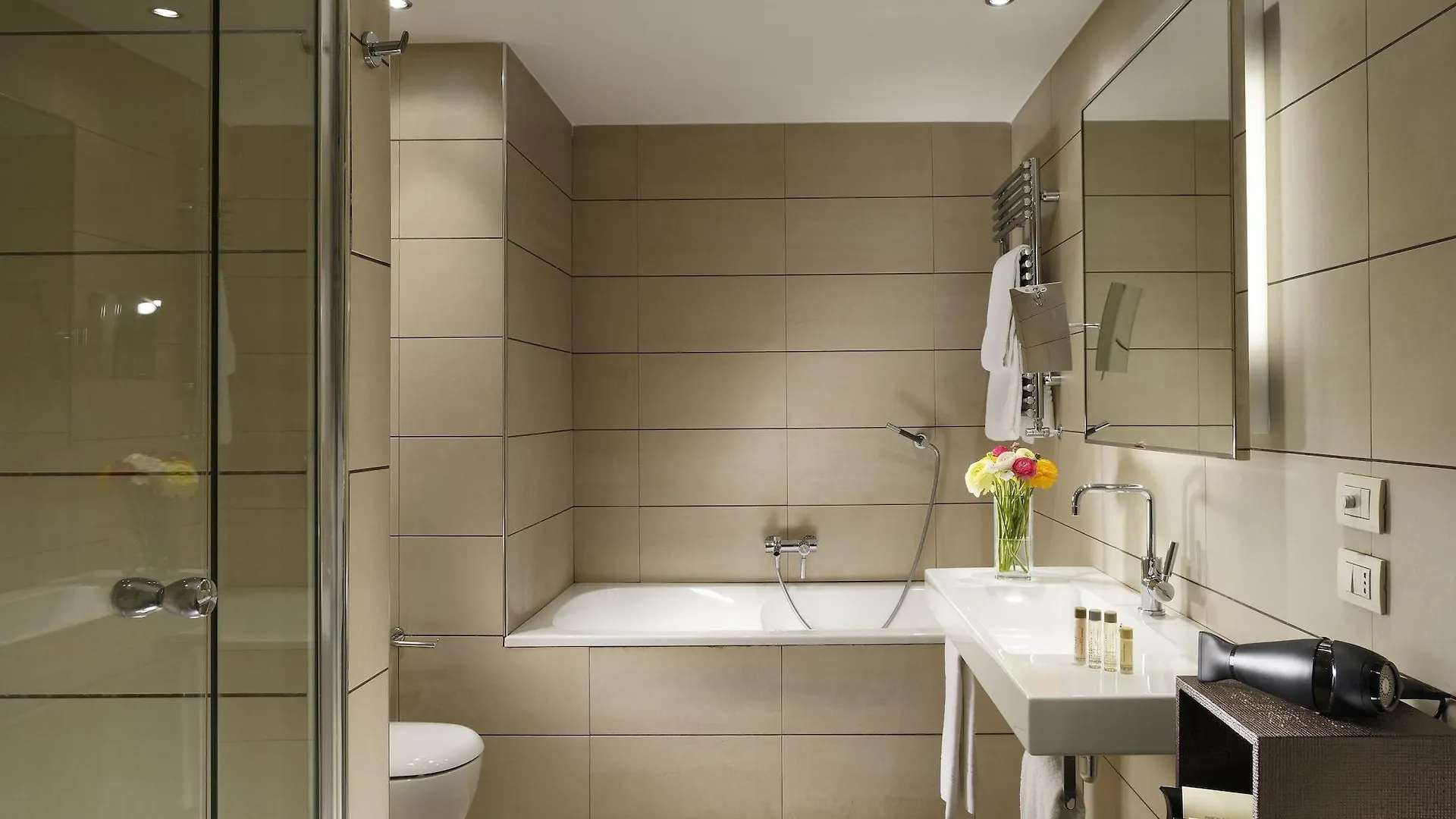 Milan Suite Hotel 4*,  Italia