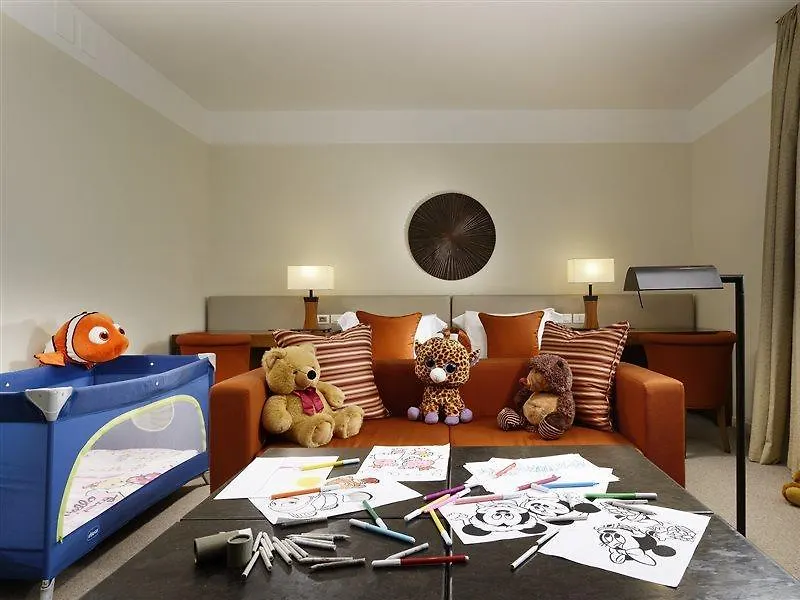 Milan Suite Hotel 4*,
